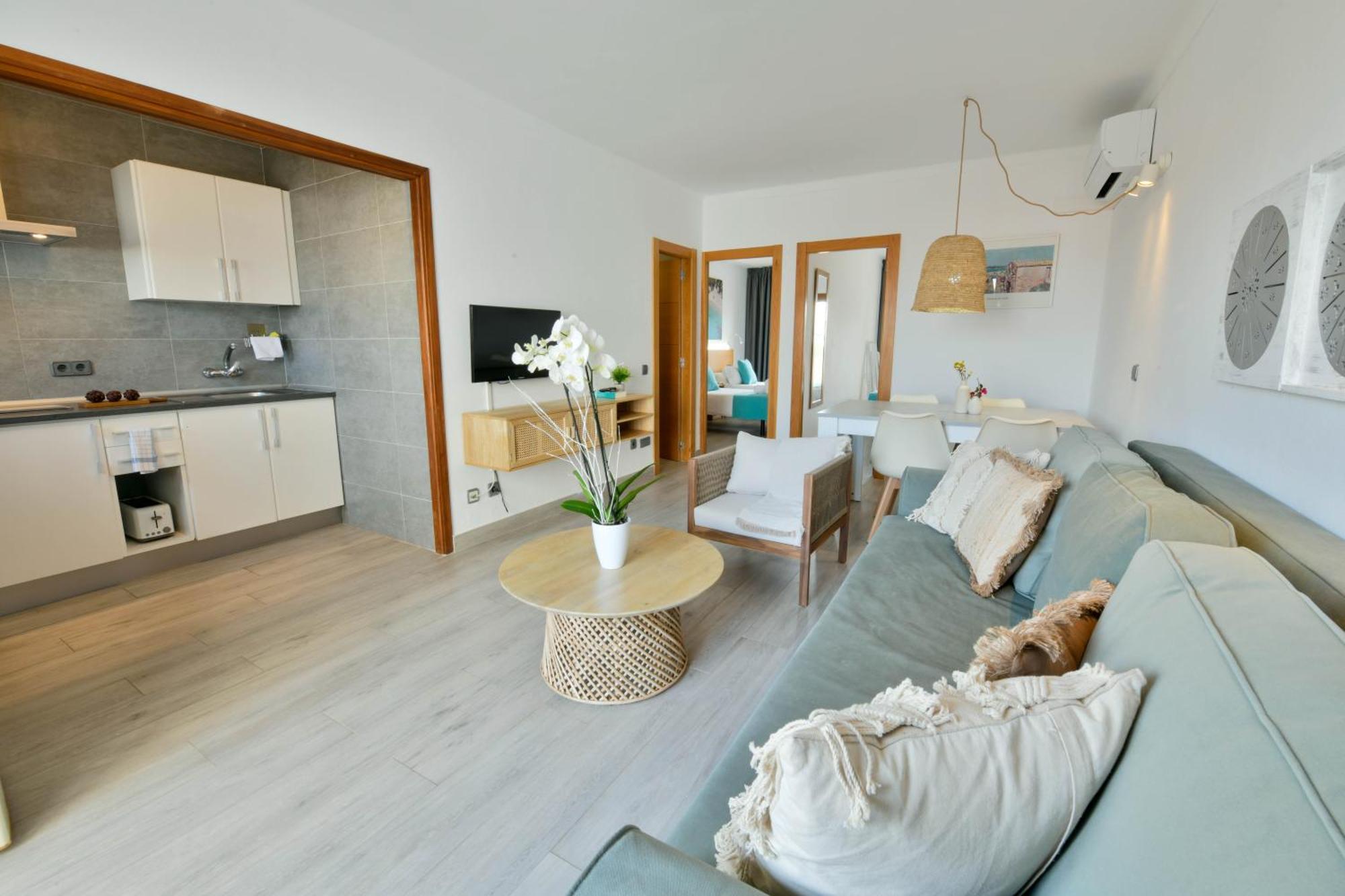 Apartamentos Estanques Colonia de Sant Jordi Bagian luar foto