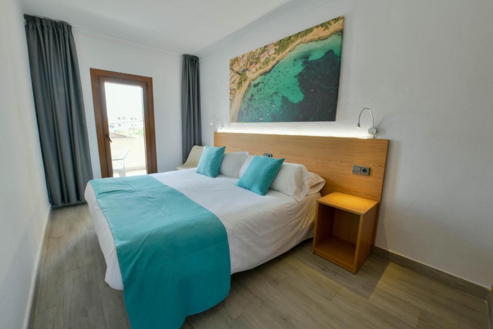 Apartamentos Estanques Colonia de Sant Jordi Bagian luar foto