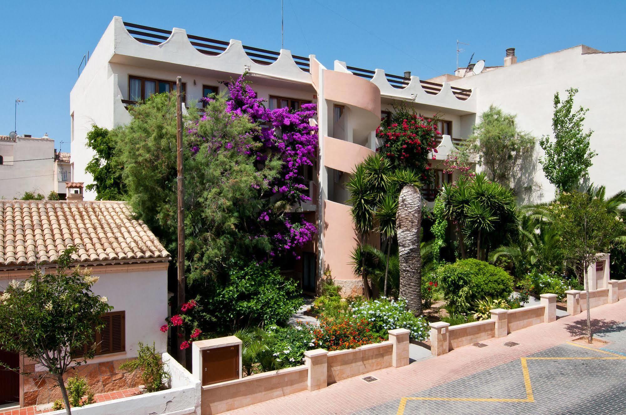 Apartamentos Estanques Colonia de Sant Jordi Bagian luar foto